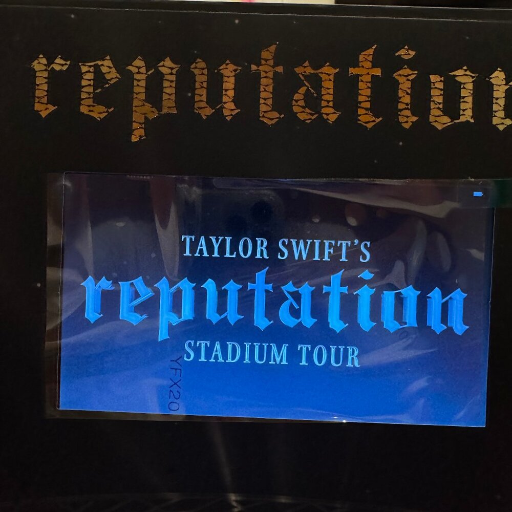 Taylor Swift Reputation Tour VIP Box with Working Video & Sealed Items - Picture 14 of 14